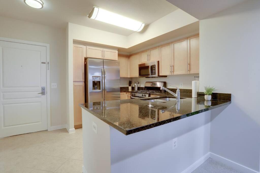 Bright And Cozy Apartment Near Pentagon City Arlington Bagian luar foto