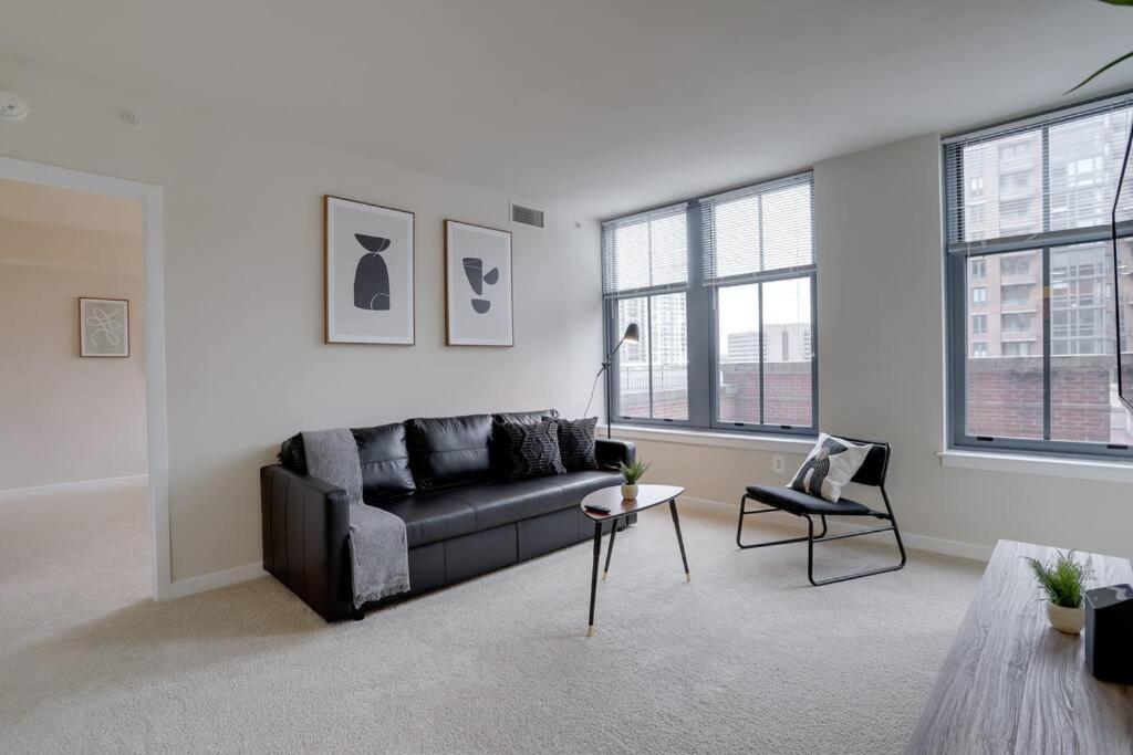 Bright And Cozy Apartment Near Pentagon City Arlington Bagian luar foto