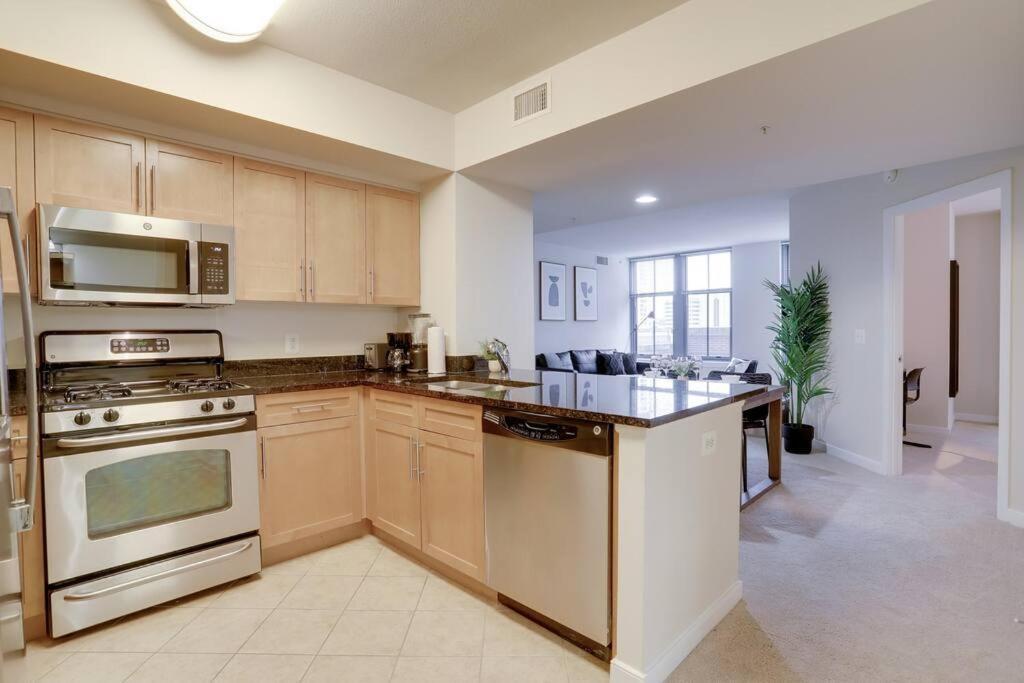Bright And Cozy Apartment Near Pentagon City Arlington Bagian luar foto