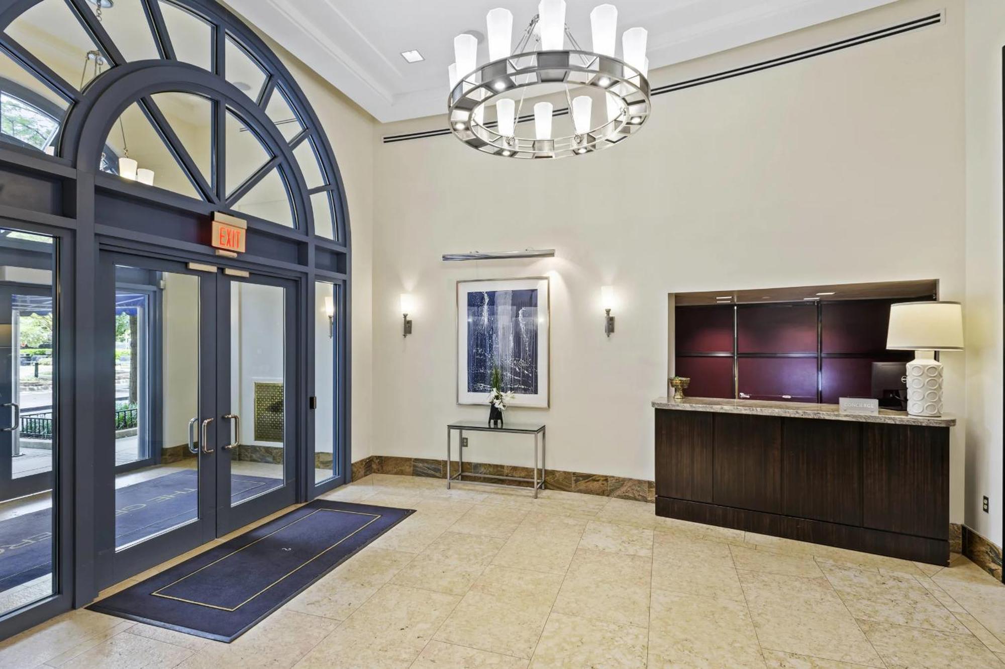 Bright And Cozy Apartment Near Pentagon City Arlington Bagian luar foto